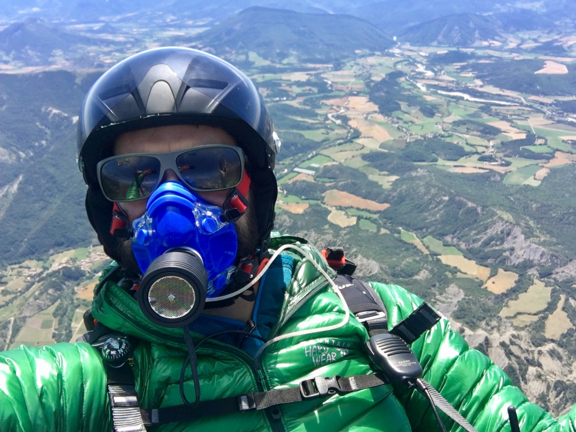 Matt Wilkes in flight over Laragne